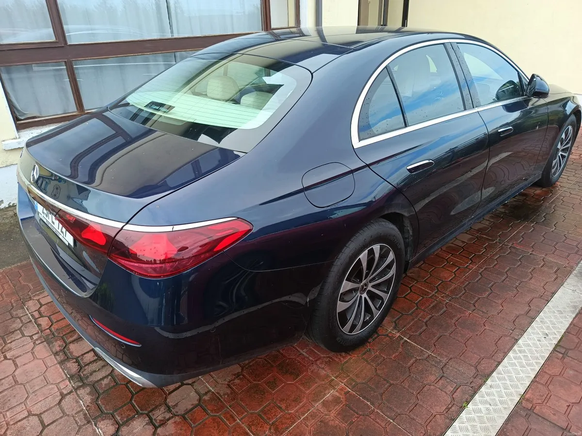 Mercedes-Benz E-Class 2025 - Image 5