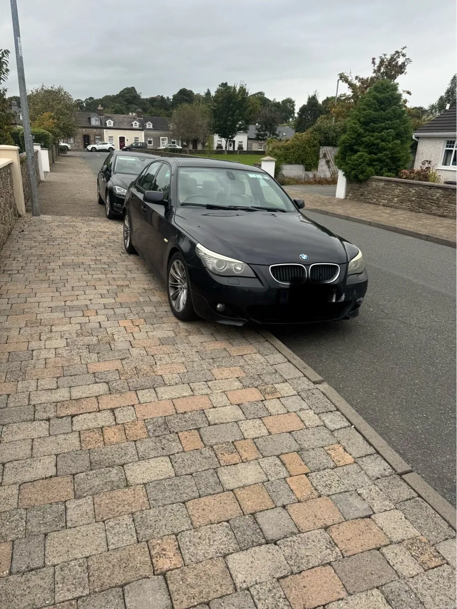 BMW 520 - Black - 2008 - Image 1