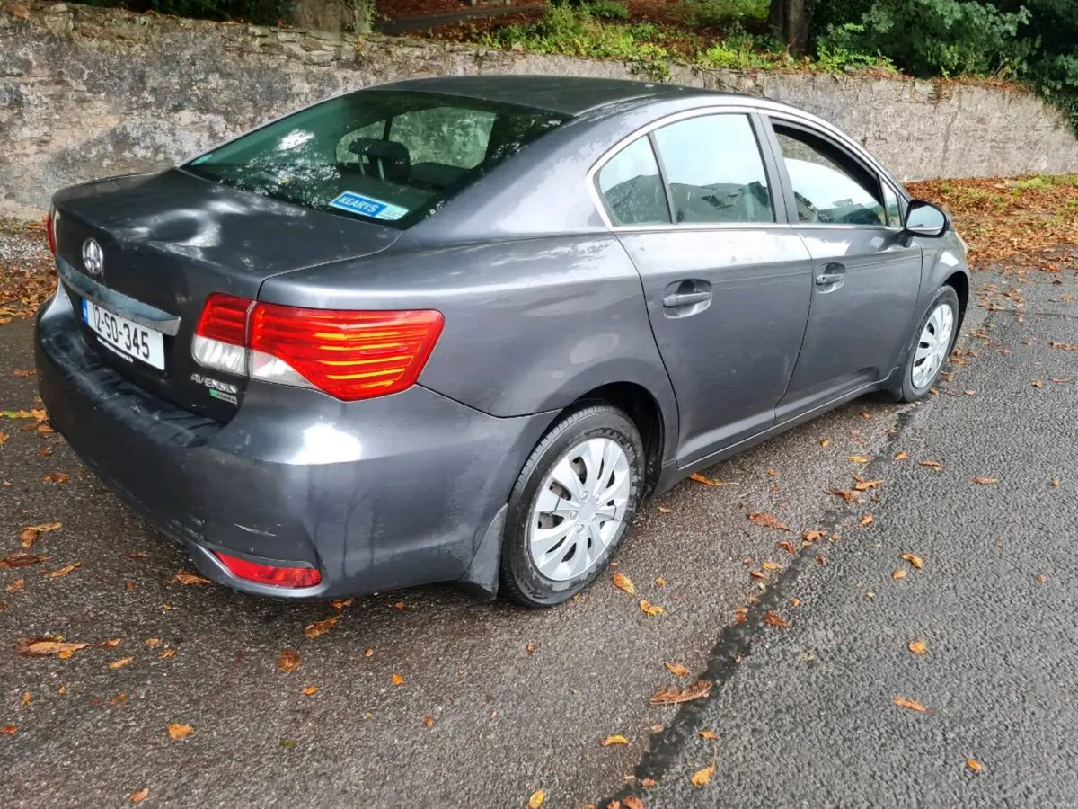 2012 Toyota Avensis - Image 5