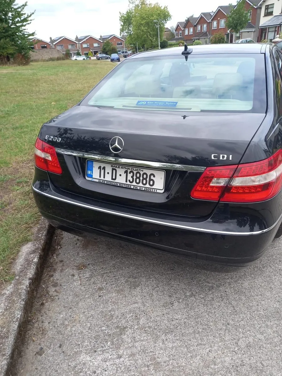 Mercedes-Benz E-Class 2011 - Image 3