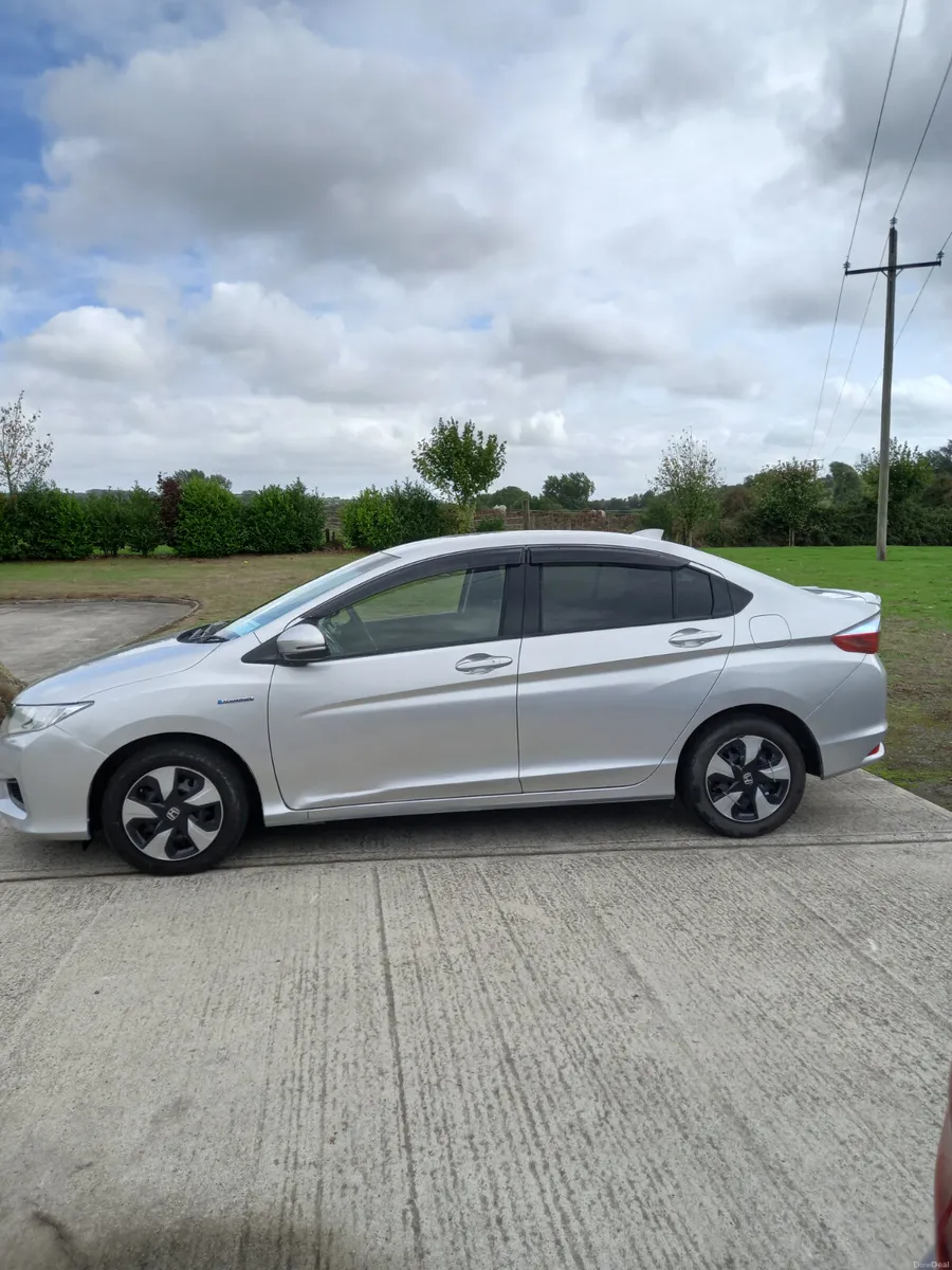 2016 Honda Grace 1.5 Petrol Automatic - Image 2