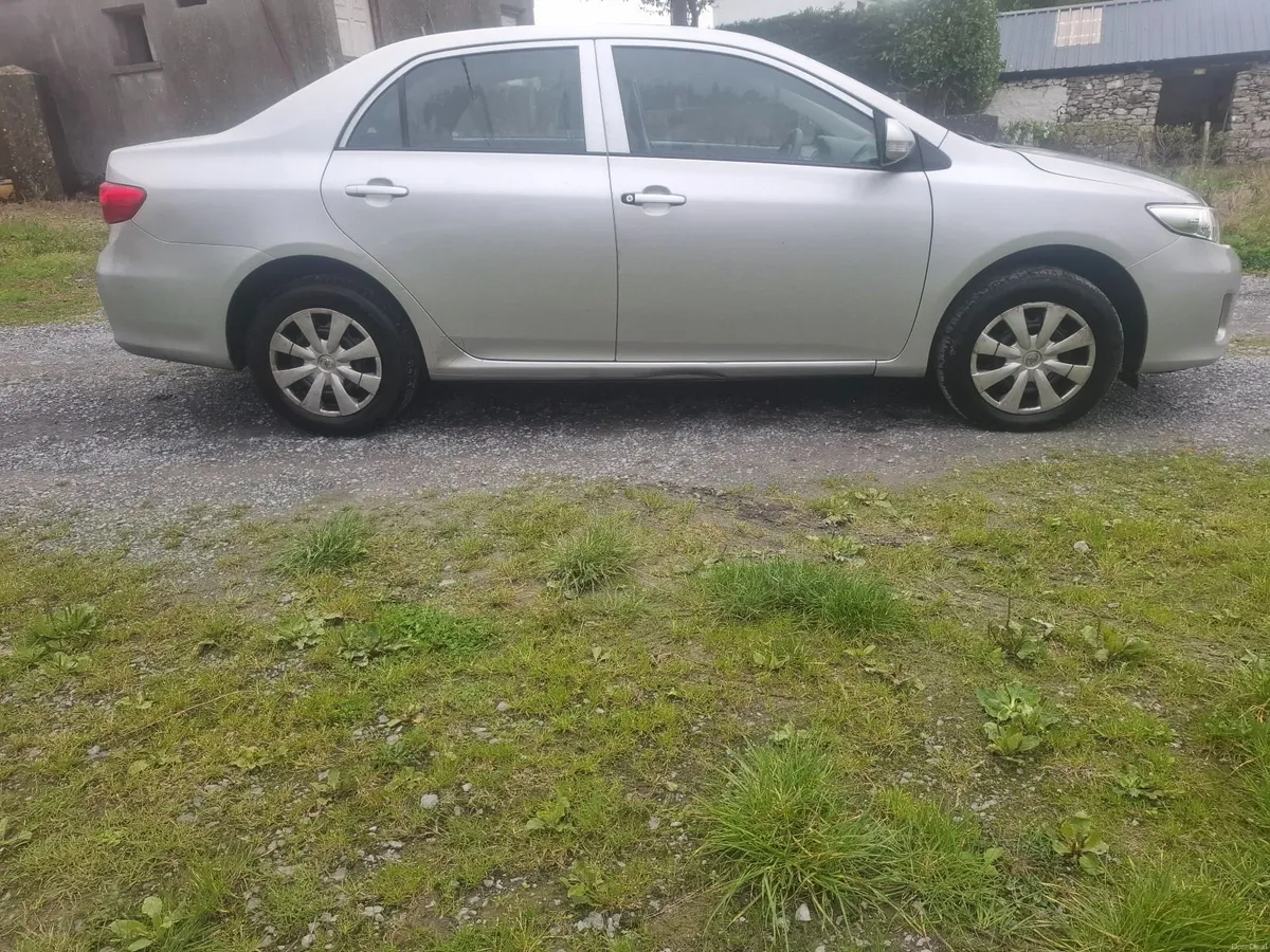 Toyota Corolla 2011 - Image 1