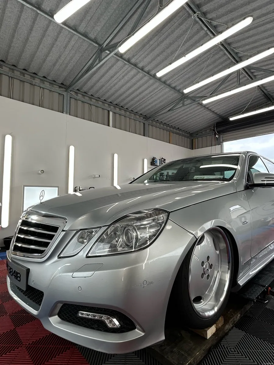 Mercedes Benz E-Class - Image 2