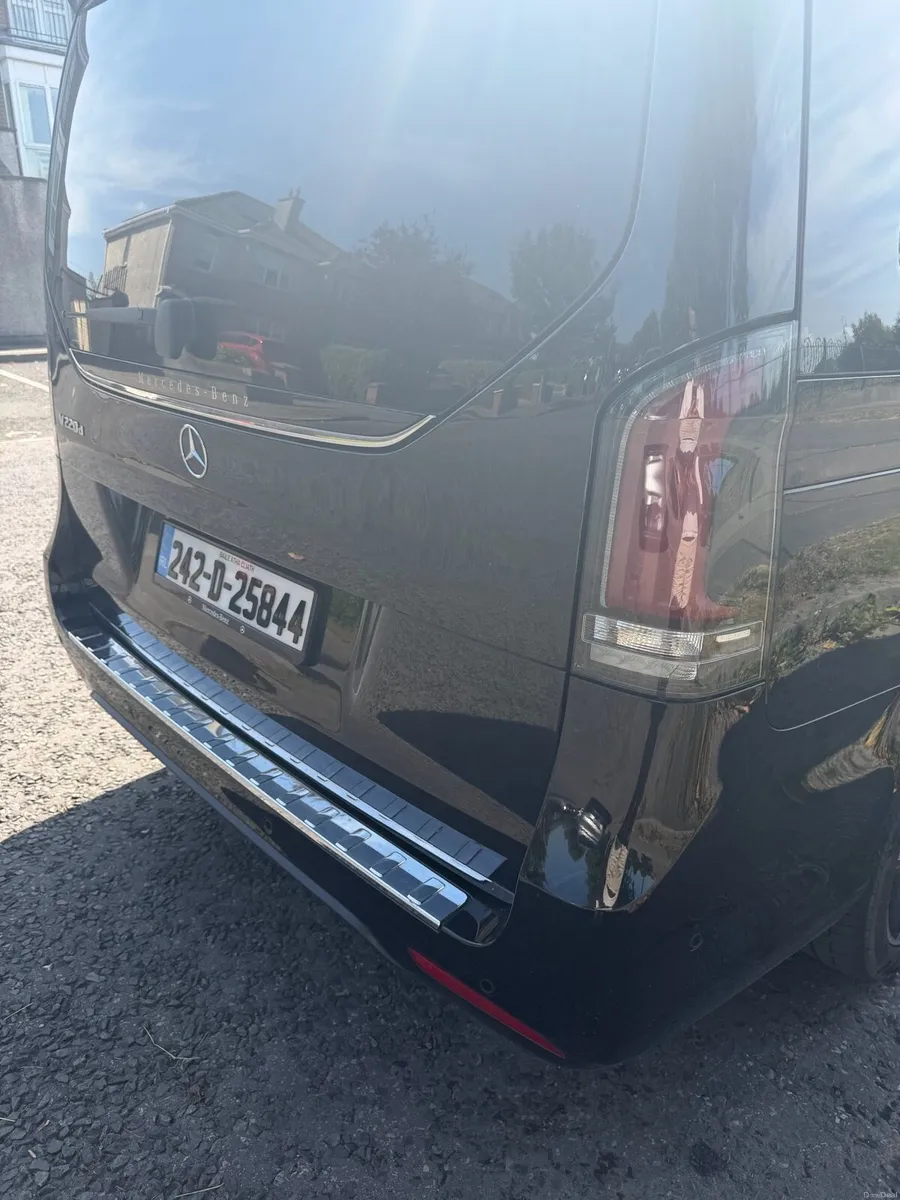 Exclusive Mercedes V Class 220D 2024 115000 - Image 6