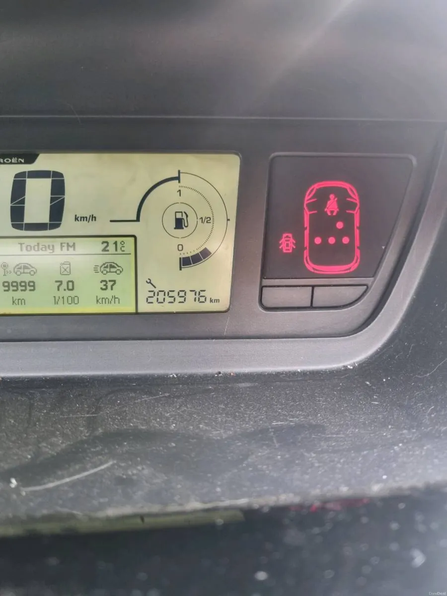 131 Citron C4 grand Picasso 7 Seater - Image 2