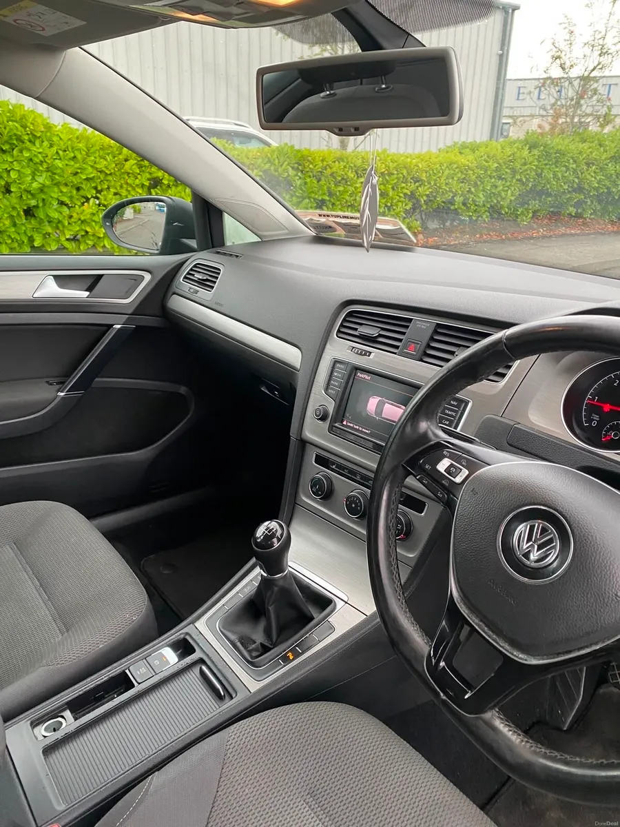Volkswagen Golf - Image 4