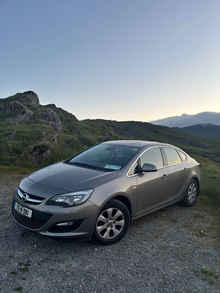 Opel Astra 2017 - Image 2