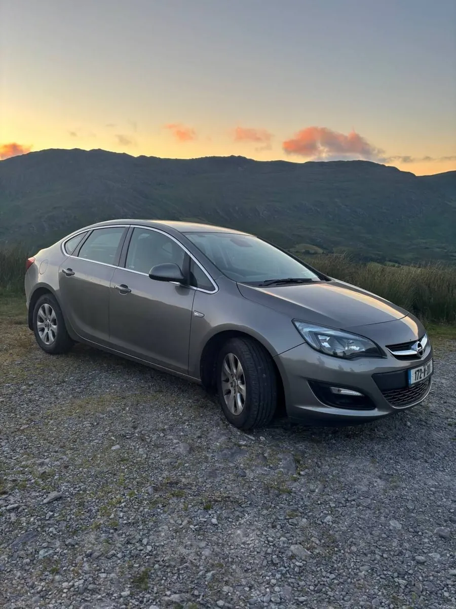 Opel Astra 2017 - Image 3