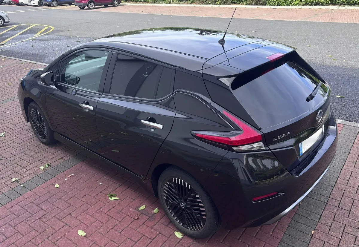 2025 Nissan LEAF SV 62kWh Cold Pack - Only15,800km - Image 6