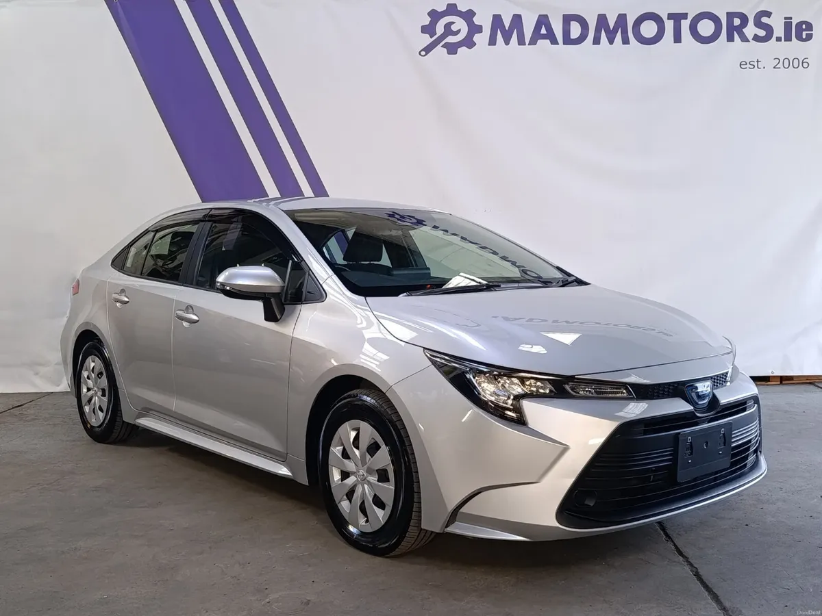 **ONLY 8,750 Km** (2yr Warranty) 1.8 Petrol Hybrid - Image 1