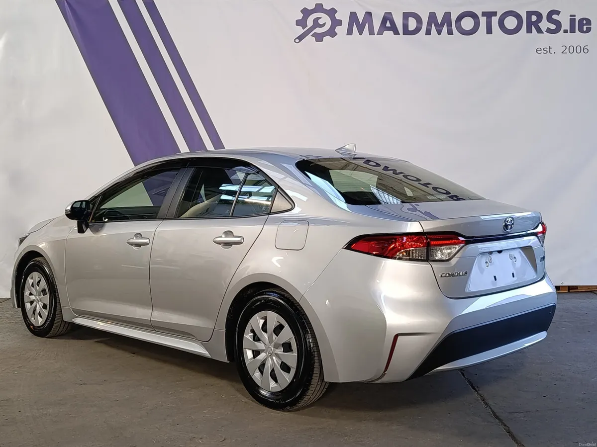 **ONLY 8,750 Km** (2yr Warranty) 1.8 Petrol Hybrid - Image 5