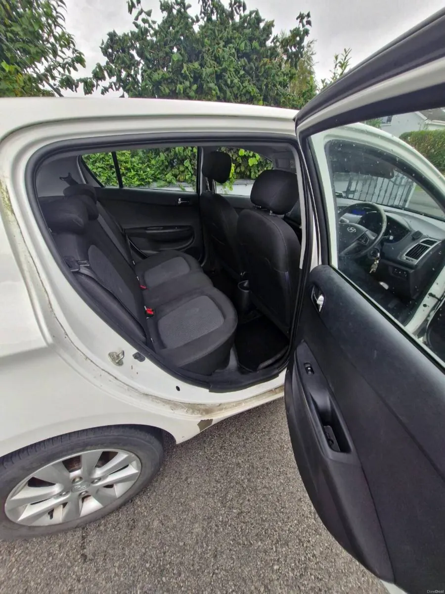 Car - Image 5