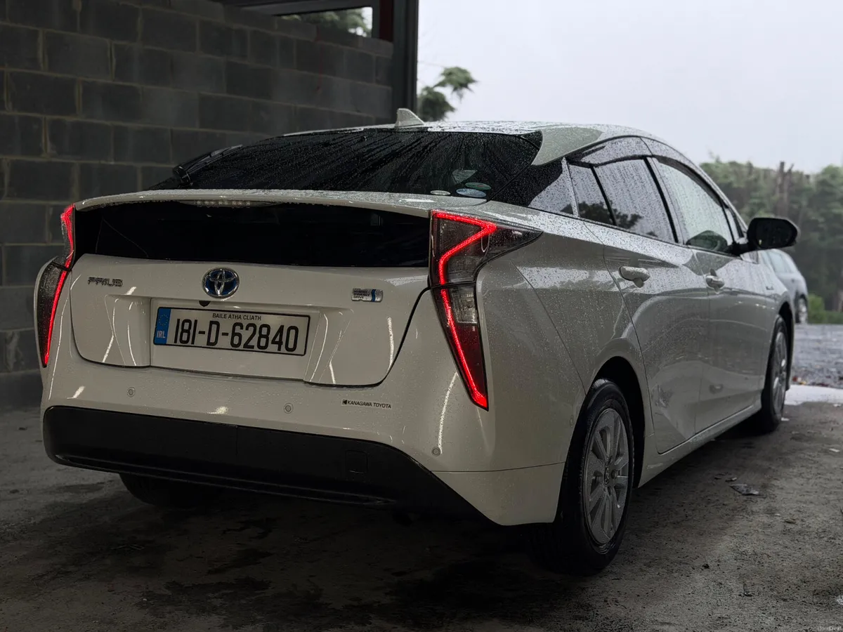 2018 Toyota Prius. Low mileage perfect condition - Image 6