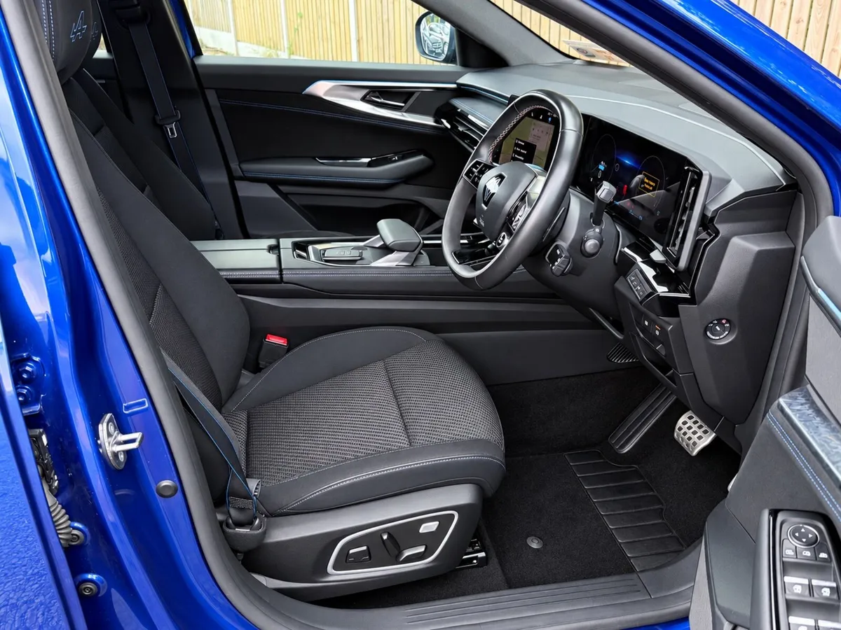 Renault Austral 2025 E-Tech Full Hybrid - Image 6
