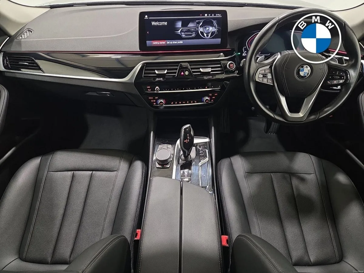 BMW 5-Series 520d SE Saloon - Image 4