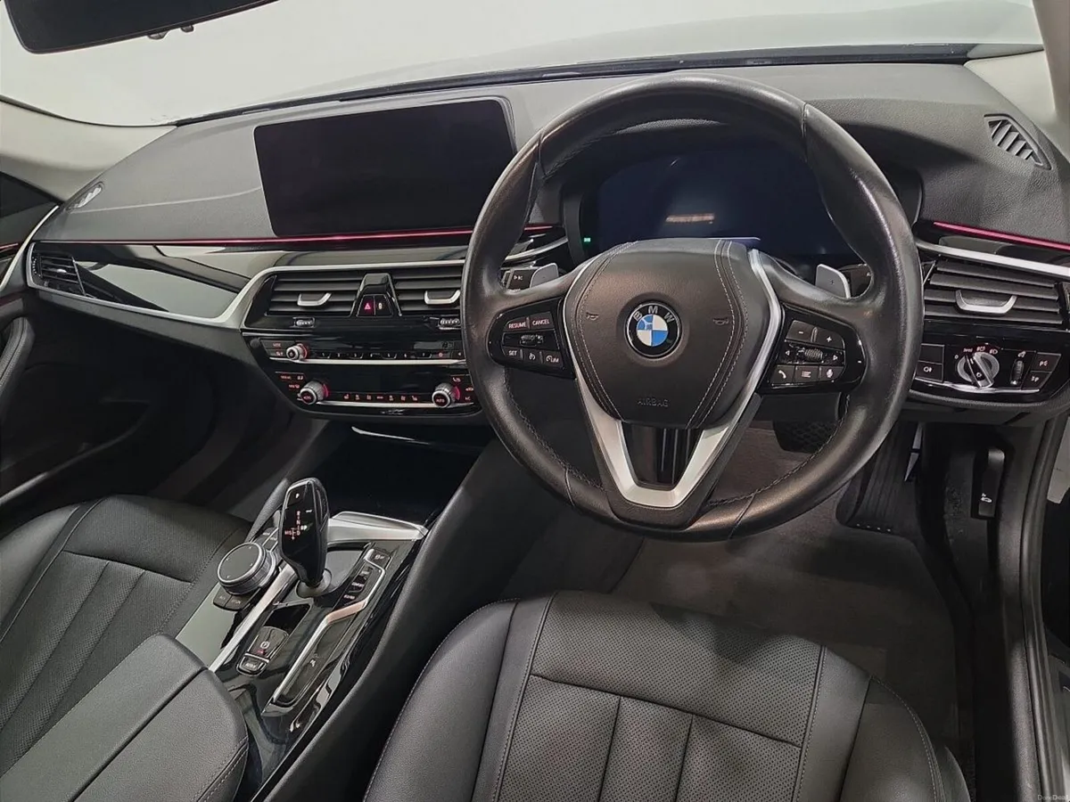 BMW 5-Series 520d SE Saloon - Image 6