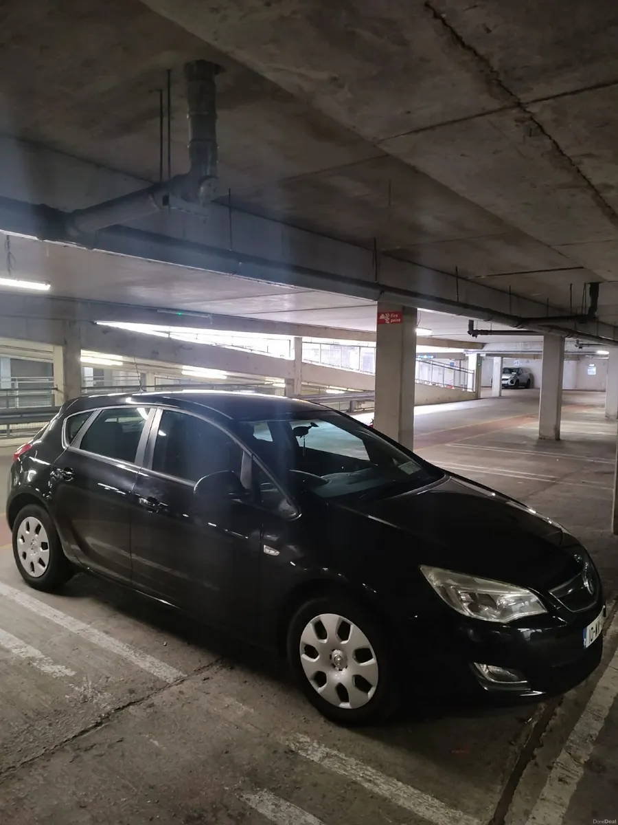 Vauxhall Astra 2010 - Image 1