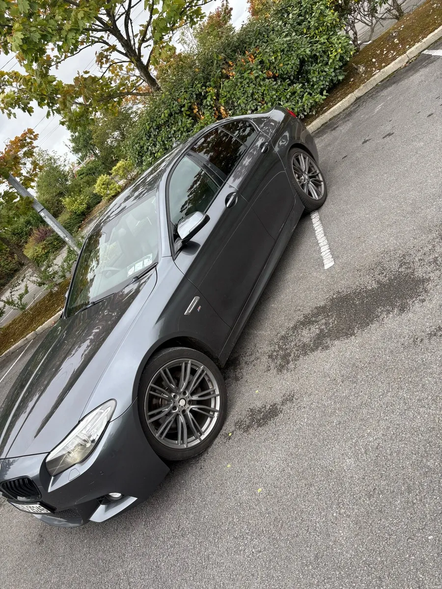 2015 5-series M-sport - Image 2