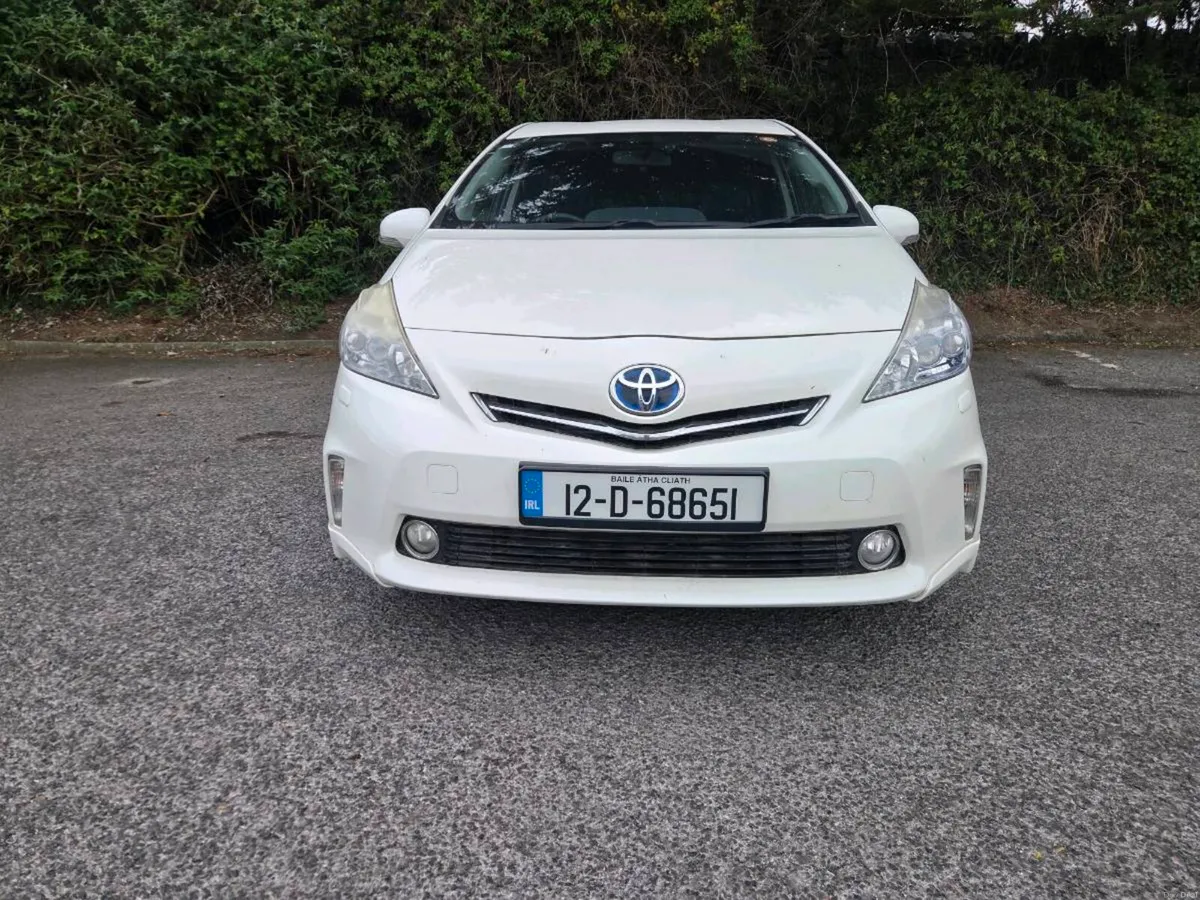 Toyota Prius Alfa 5 seats - Image 5