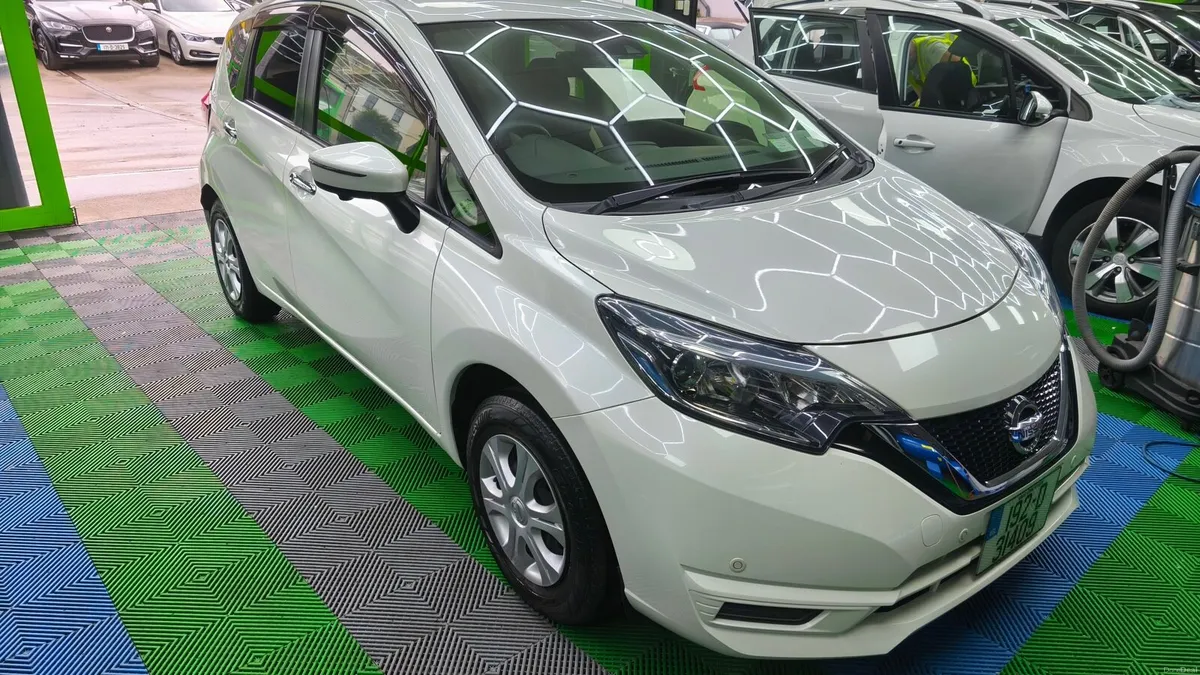 Car - Image 3