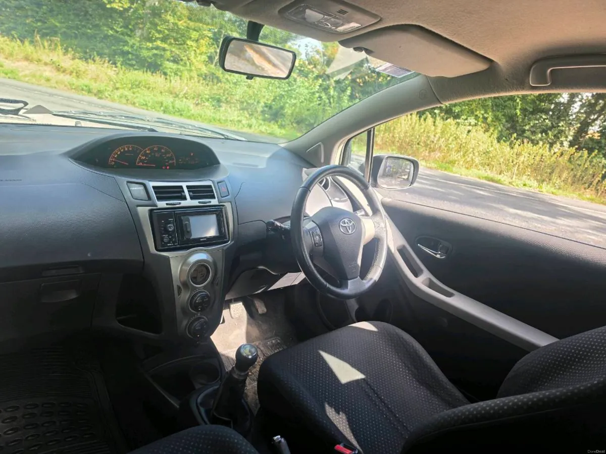 2011 Toyota Yaris T-Spirit - Image 5