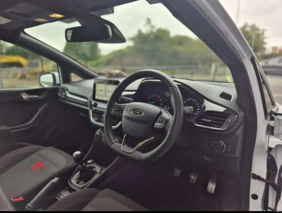 2023 Ford fiesta st line - Image 5