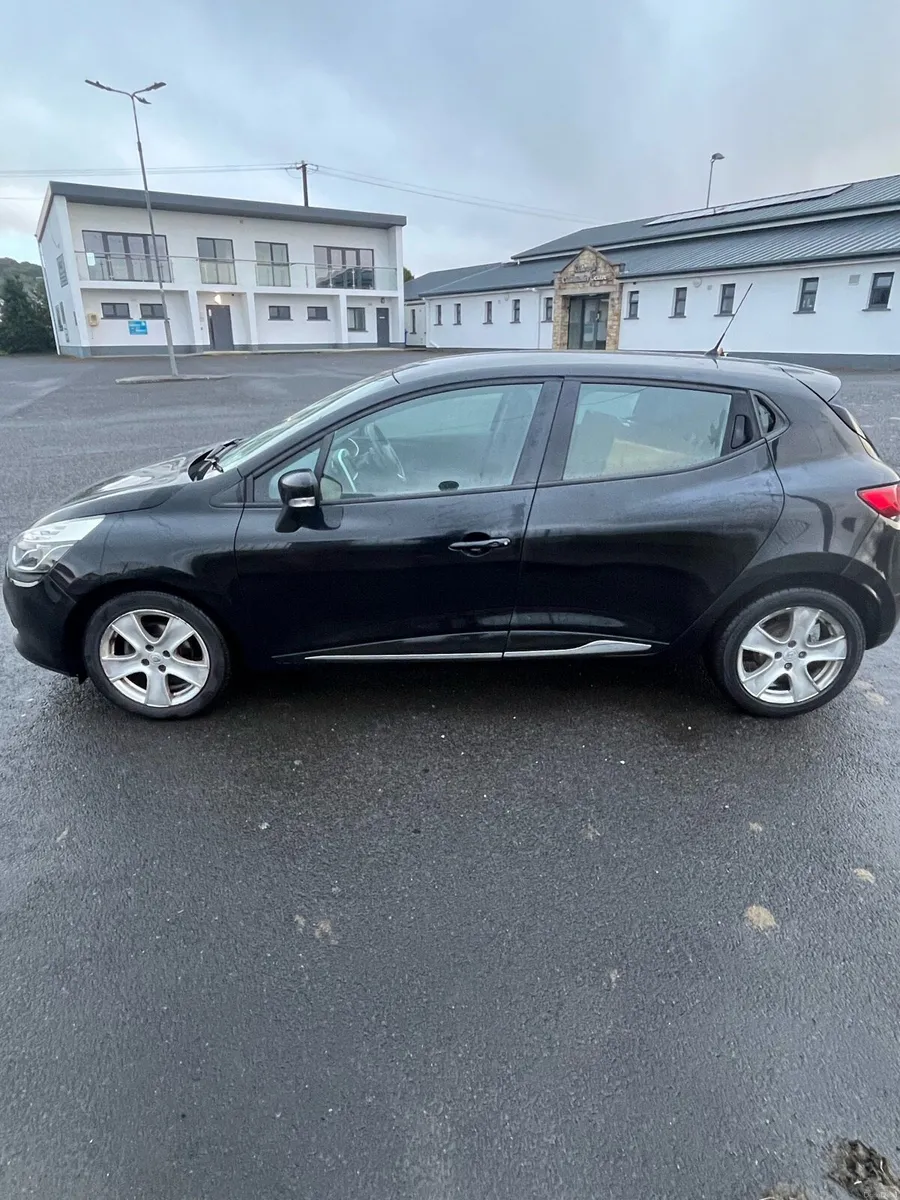 Renault Clio 2016 1.1L Petrol 101,900km - Image 6