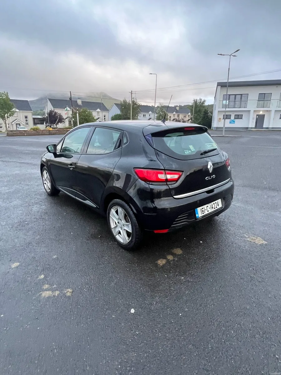 Renault Clio 2016 1.1L Petrol 101,900km - Image 4