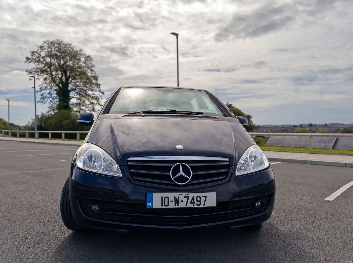 2010 Mercedes-Benz Automatic Diesel Low Mileage - Image 2