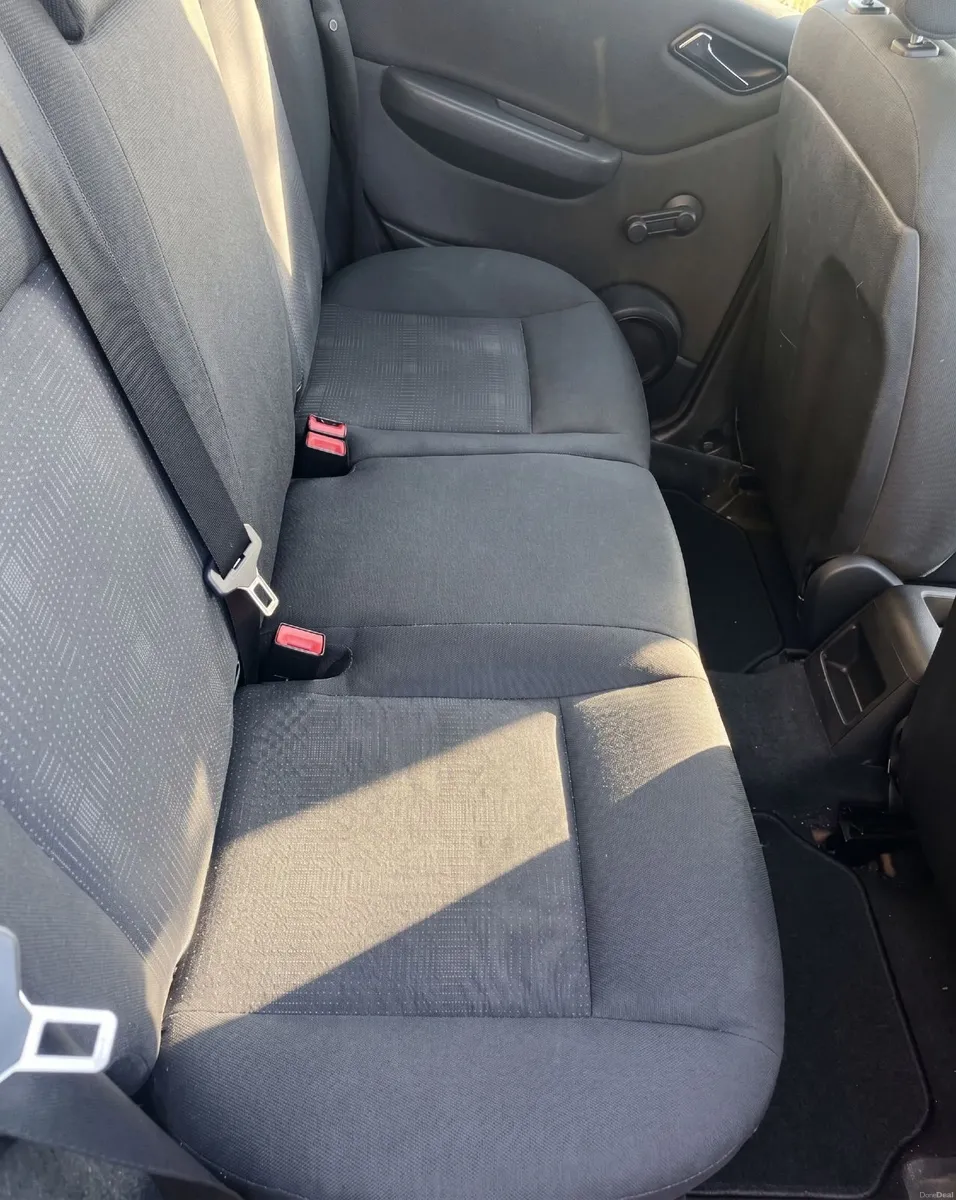 2010 Mercedes-Benz Automatic Diesel Low Mileage - Image 6