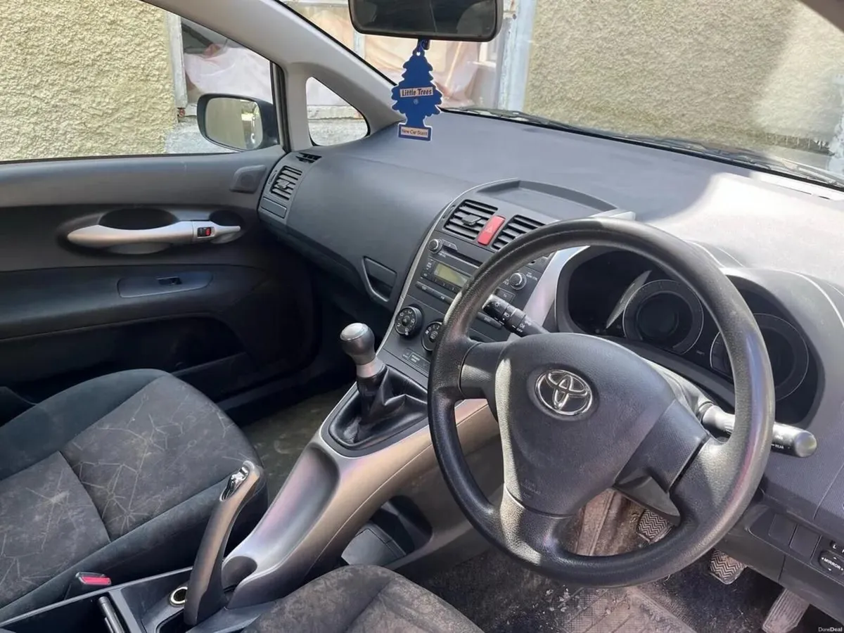 2007 Toyota Auris 1.4 Petrol OPEN TO OFFERS - Image 6