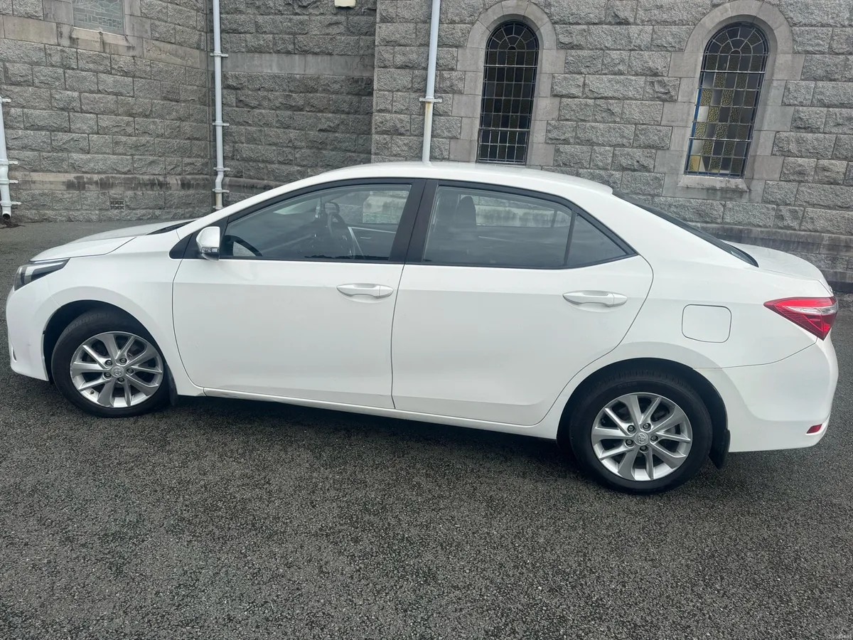 142 Toyota Corolla - Image 4