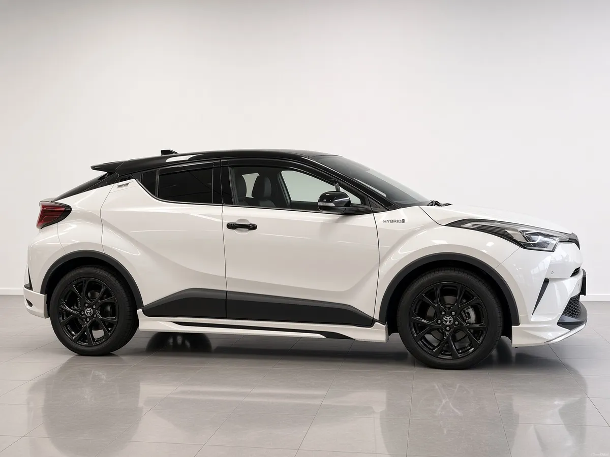 Toyota CHR HYBRID LUNA SPORT - Image 1
