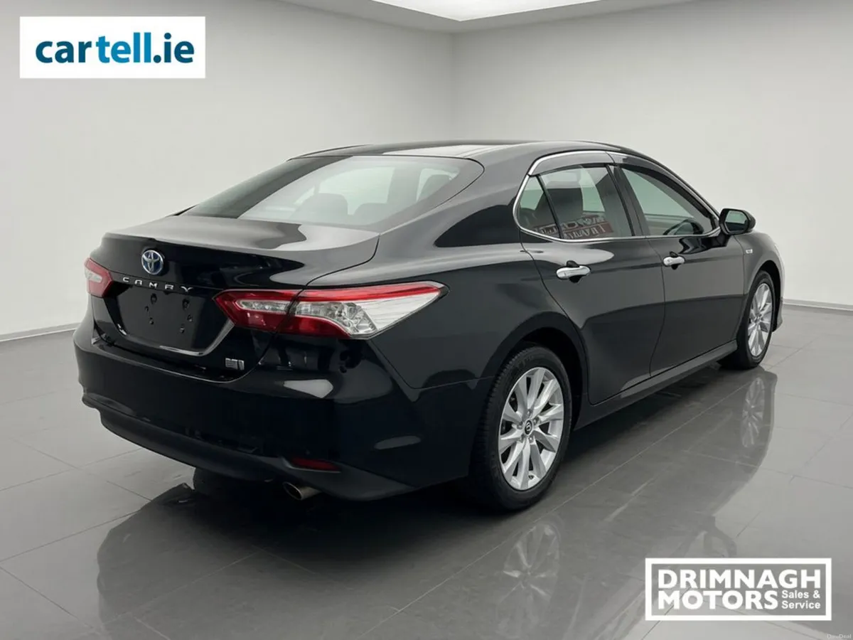 Toyota Camry 2.5 hybrid 64000km - Image 2