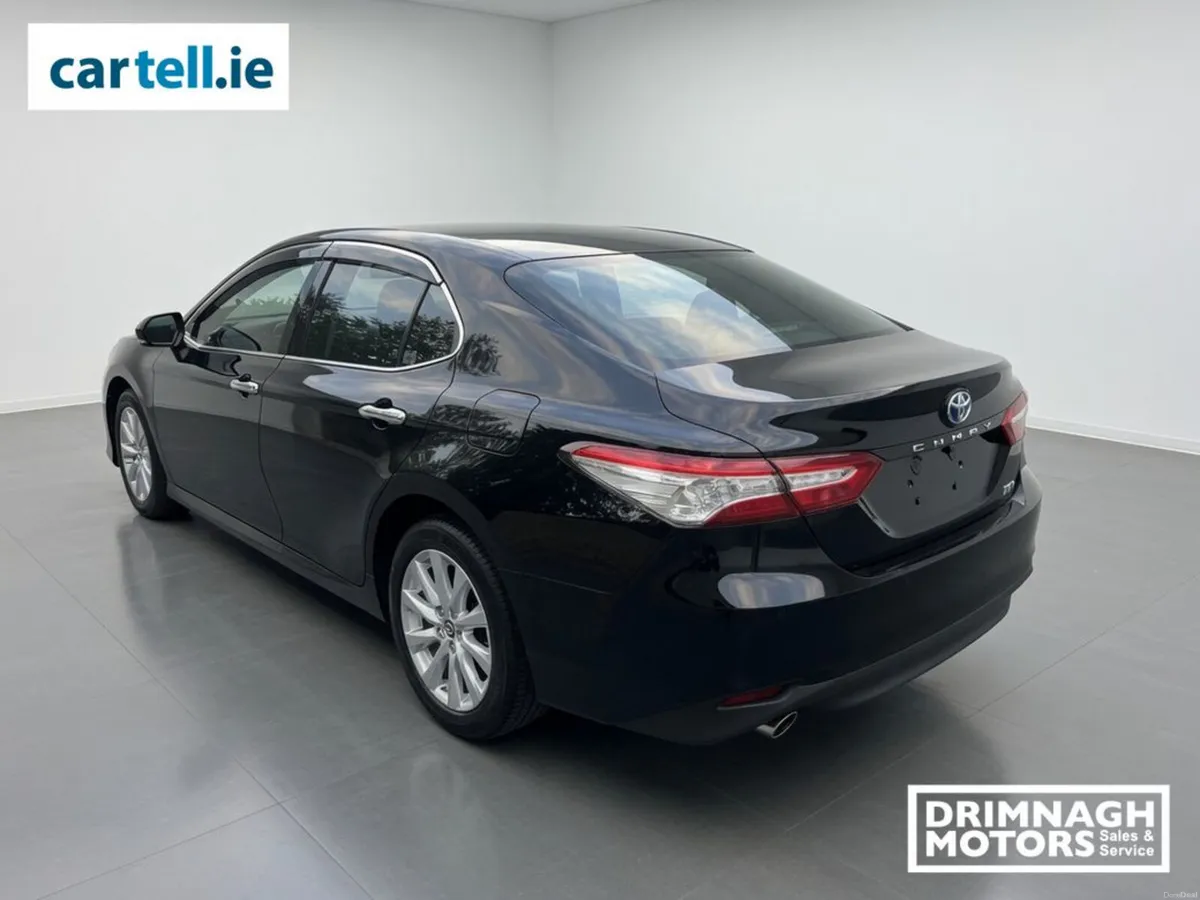Toyota Camry 2.5 hybrid 64000km - Image 6