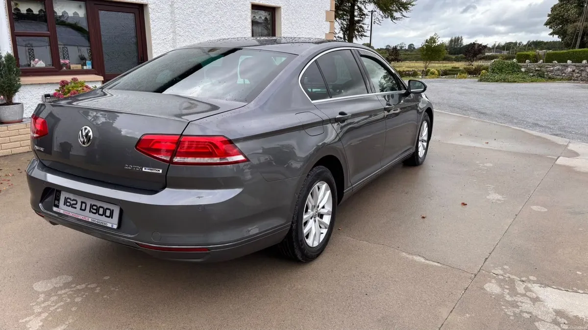 Volkswagen Passat 2016 - Image 3