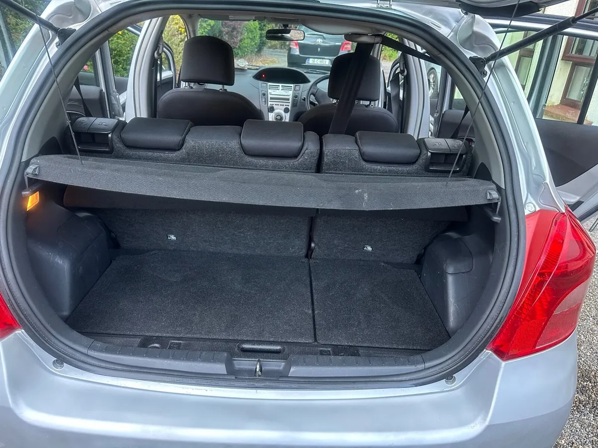 Toyota Yaris 2006 Silver - Image 6