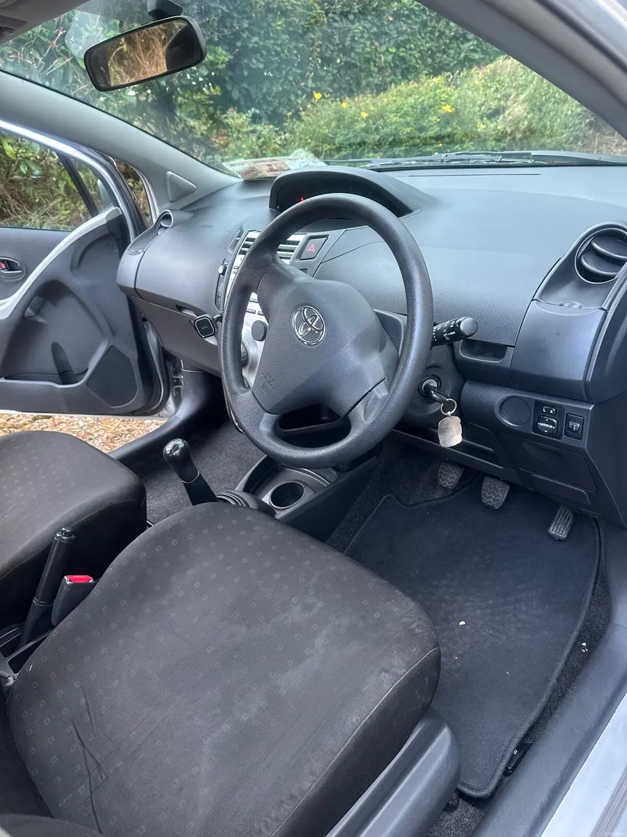 Toyota Yaris 2006 Silver - Image 3