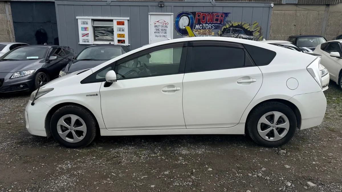 Toyota Prius 2014 Leather Seat - Image 4