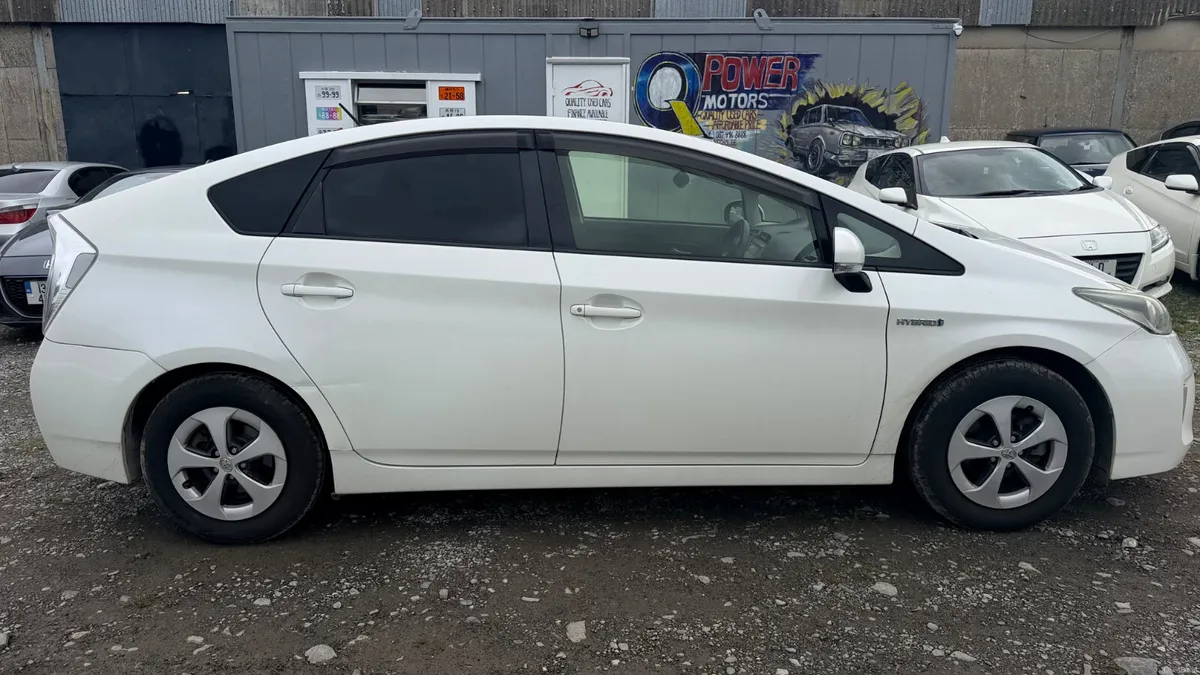 Toyota Prius 2014 Leather Seat - Image 5