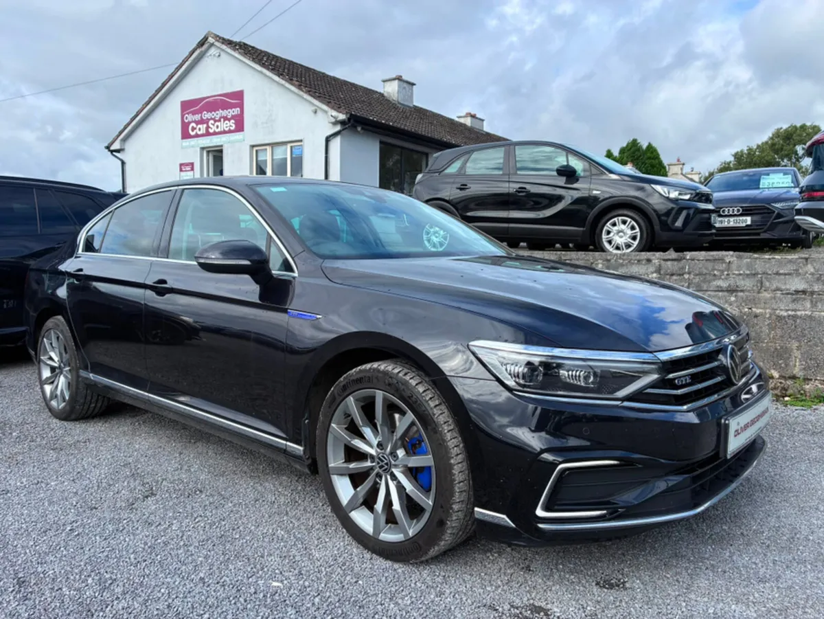 Volkswagen Passat 1.4 GTE ADVANCE PHEV - Image 1