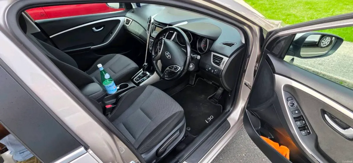 Hyundai i30 1.6 crdi AUTOMATIC - Image 6
