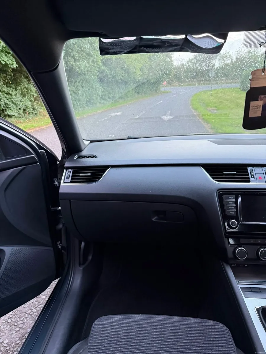 Skoda Octavia 2016 Automatic - Image 4