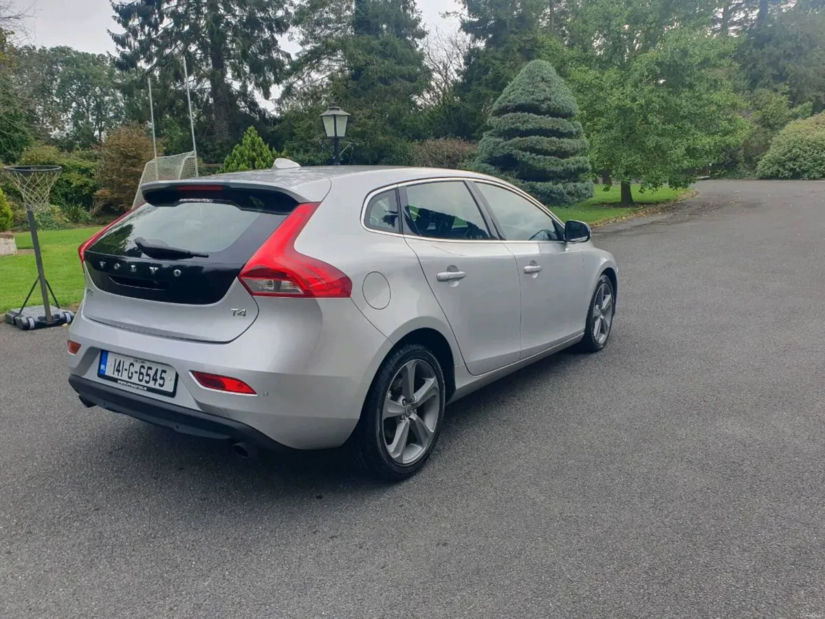 Volvo V40 1.6 Petrol T4 R Design Automatic - Image 5