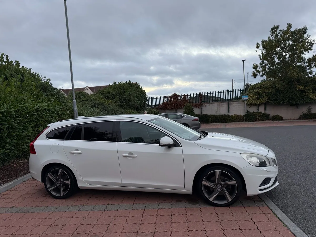 Volvo V60 Estate R design - Image 6