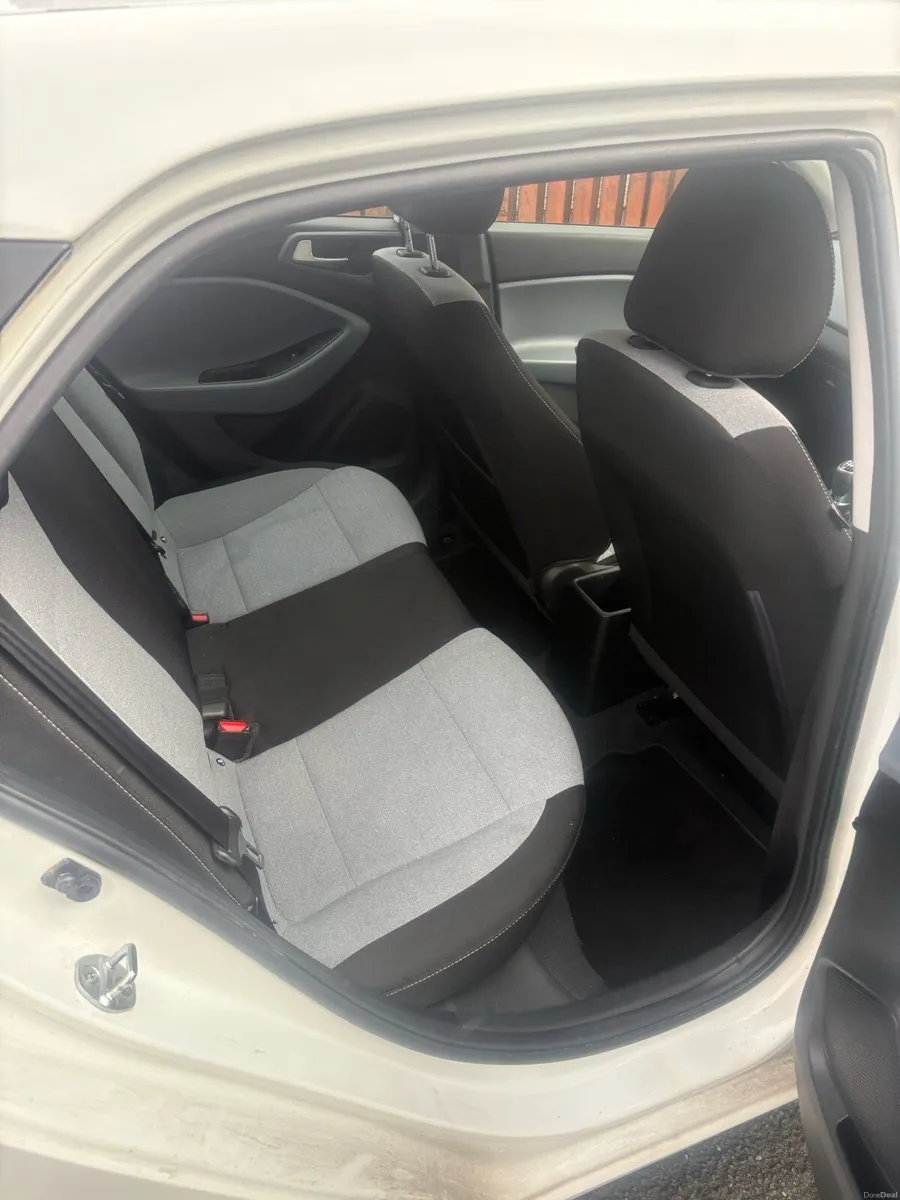Car - Image 5
