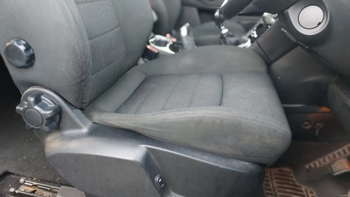 Ford S-Max 2010 - Image 6