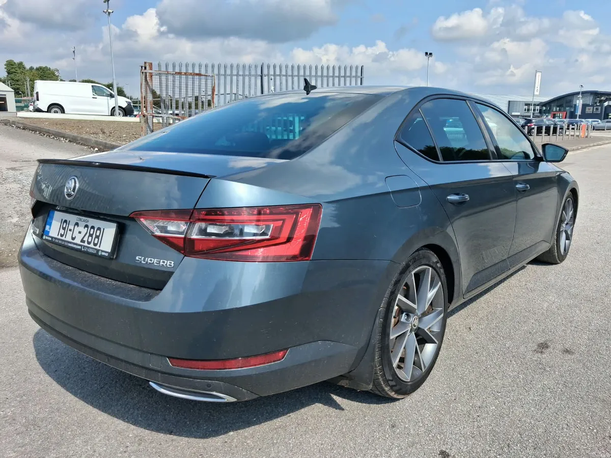 2019 Skoda Superb sport line - Image 3