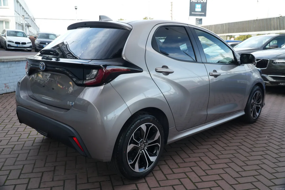 2021 TOYOTA YARIS HYBRID - Image 4