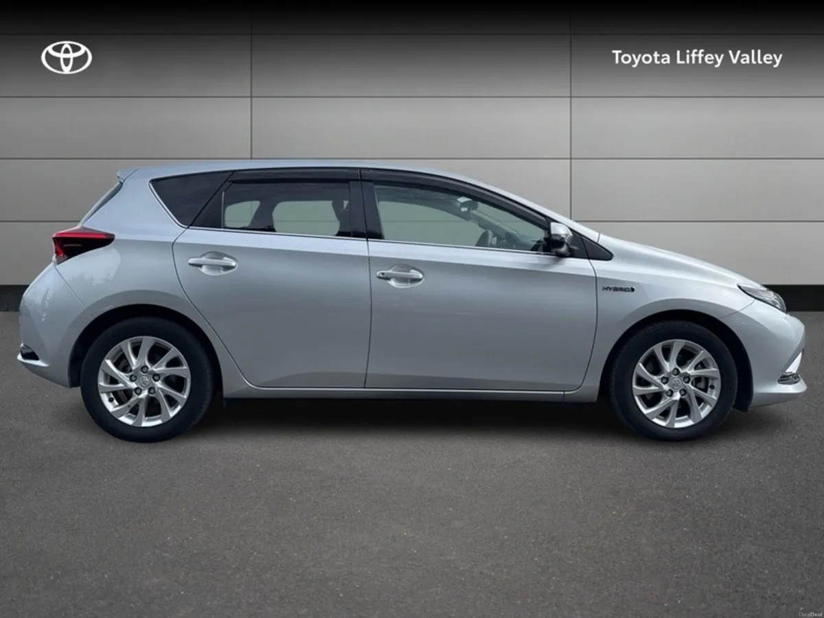Toyota Auris AURIS HYBRID 1.8 - Image 3